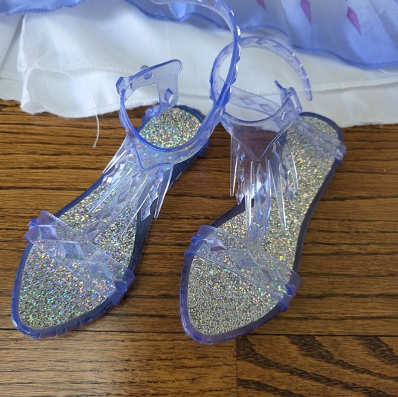 Disney FROZEN II dress Size 4-6x With Matching Shoes - Picture 3 of 8